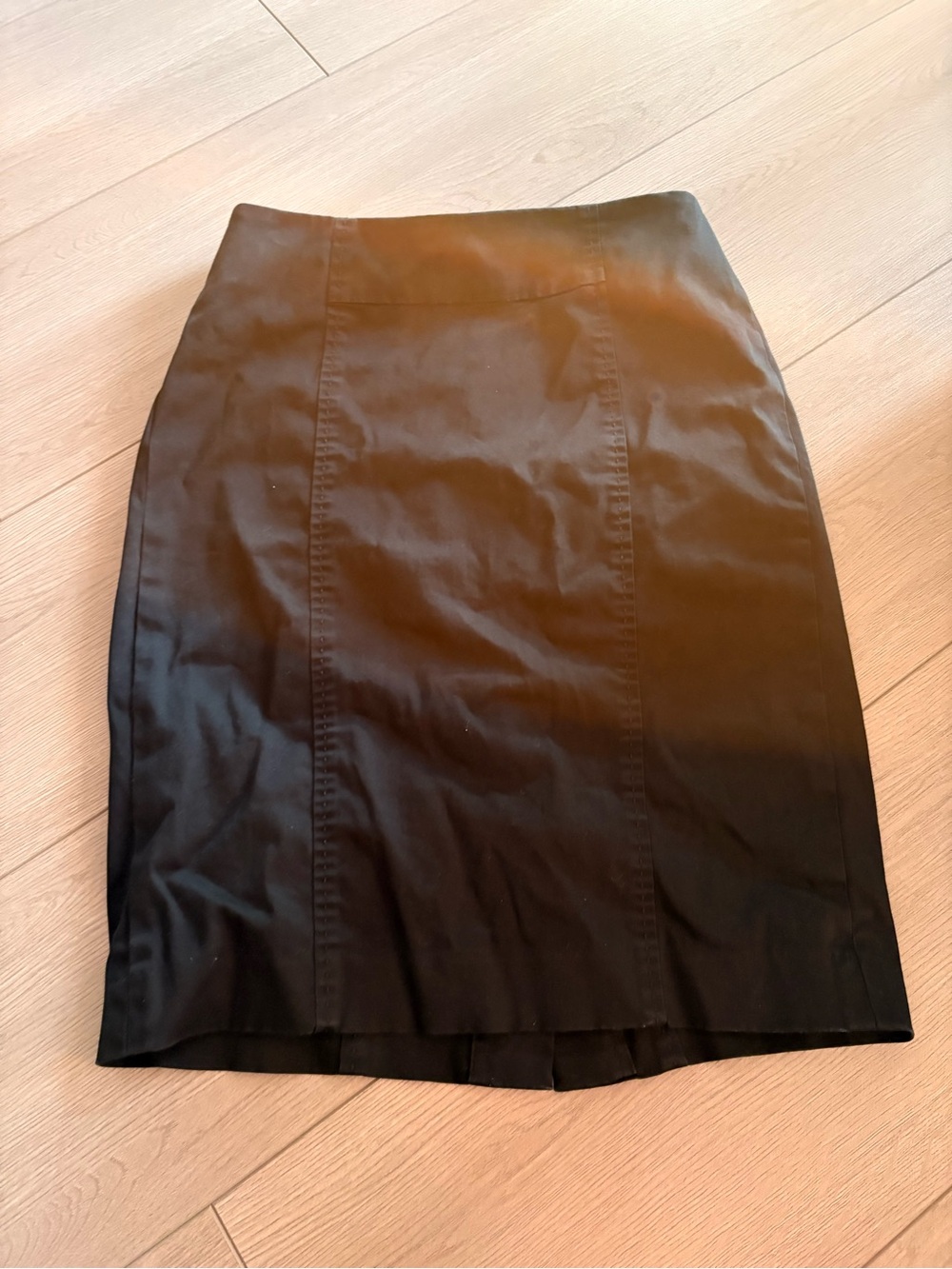 Classic Loft Black Pencil Skirt - Sleek Professional Style